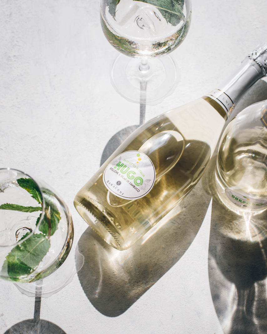 Hugo Spritz — pale sparkling sweet wine with bright green reflections, 750ml, Saraceni Wines