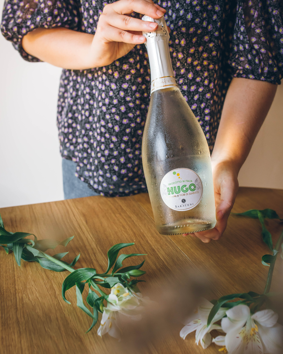 Hugo Spritz — pale sparkling sweet wine with bright green reflections, 750ml, Saraceni Wines