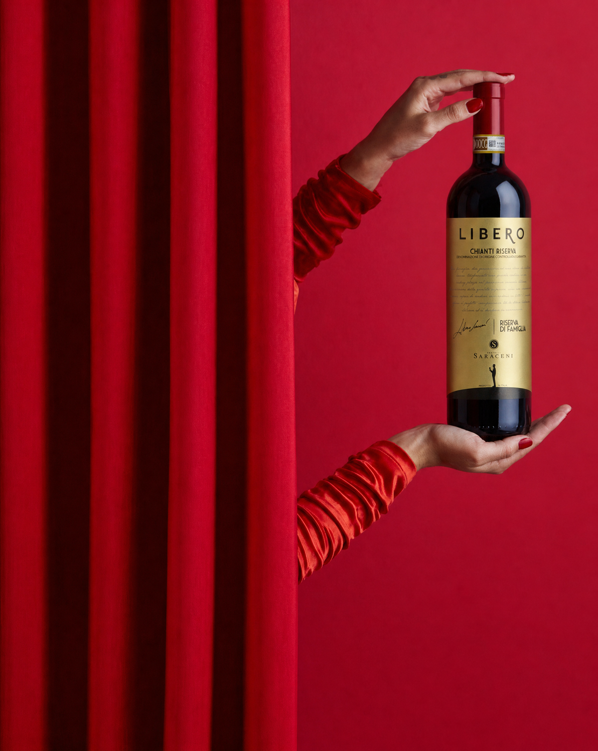 Libero Riserva di Famiglia — ruby red dry Chianti reserve red wine, 750ml, Saraceni Wines (lifestyle image)