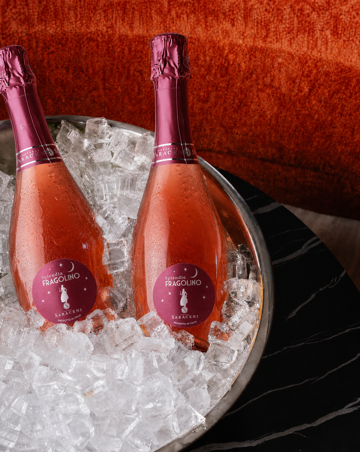 Splendia Fragolino Italian strawberry wine, gifting moment, Saraceni Wines (lifestyle image)